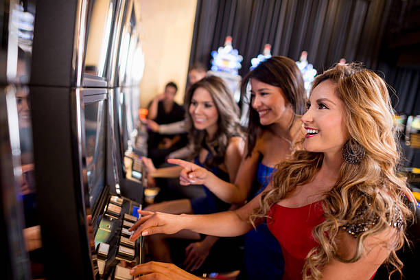 Wolf Gold bonus round activation and free spins feature Wolf Gold bonus round activation and free spins feature